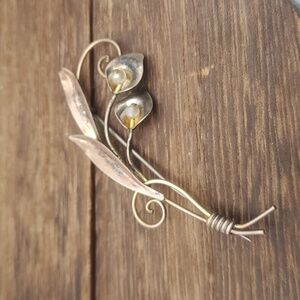 Van dell‎ gold and sterling brooch Whispers  on the wind B551